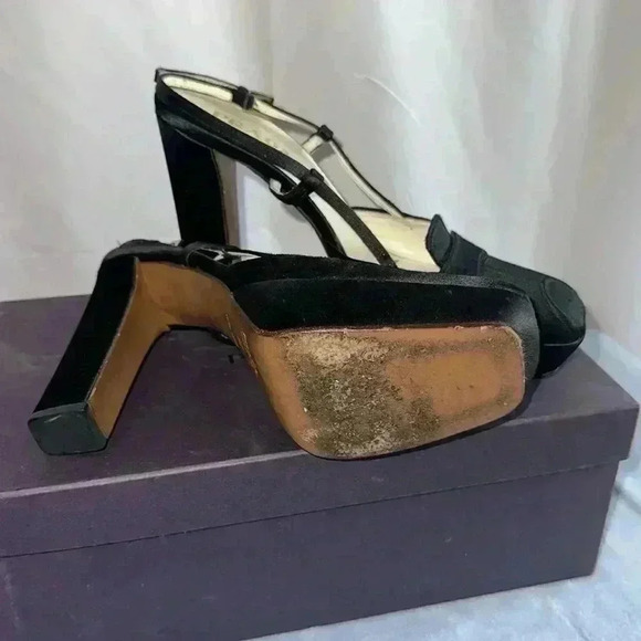 Selling Preloved authentic Prada Heels - Picture 4 of 8